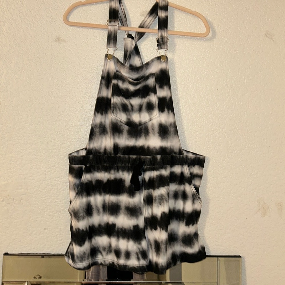 Short overalls